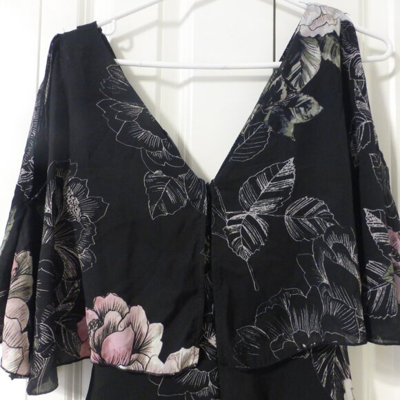 NWT LE CHATEAU black & pink floral flutter sleeve dress - Picture 11 of 15